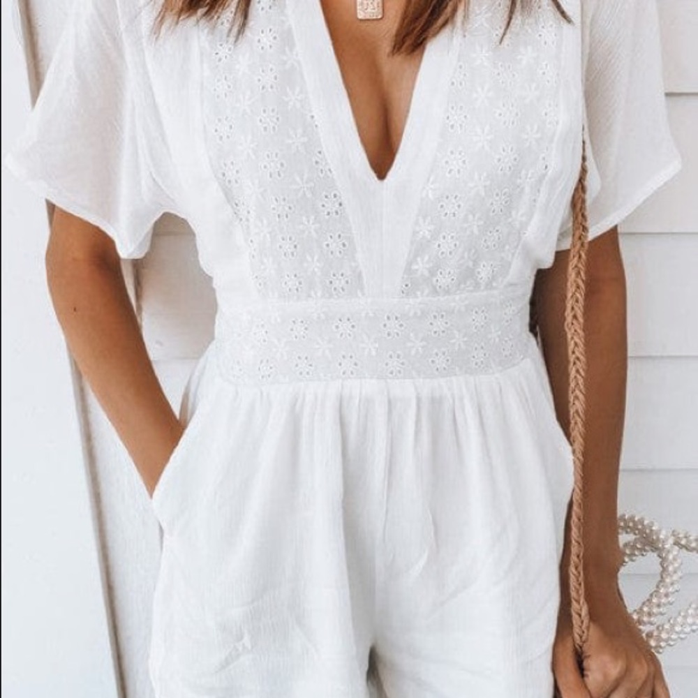 Lace Deep V Neck Romper With Pockets-Wht - Picture 5 of 5